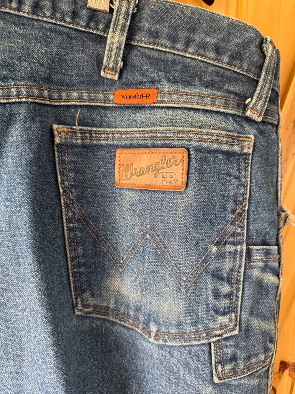 Wrangler Men’s Bootcut Jeans Blue with Tan Patch FR 40x 34